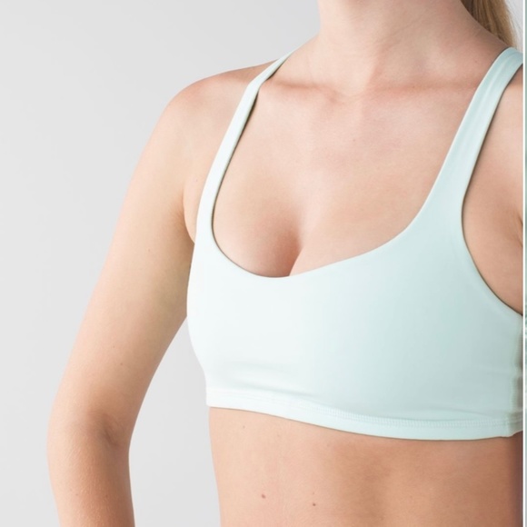 Size 6 Lululemon Free to Be Bra in Sea Mist - Picture 1 of 7